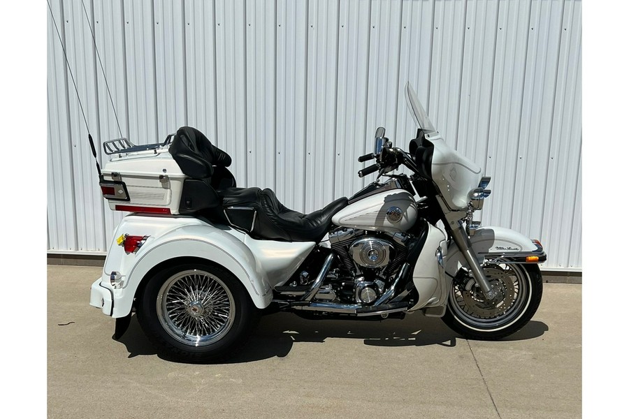 2002 Harley-Davidson® FLHTCUI Trike