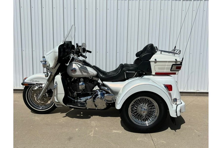 2002 Harley-Davidson® FLHTCUI Trike