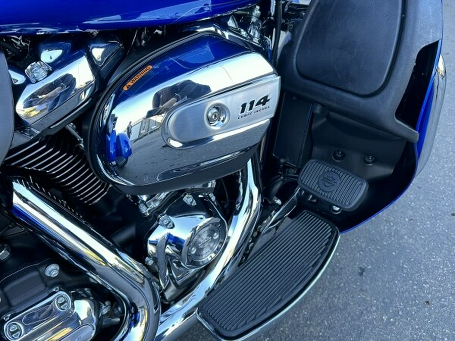 Harley-Davidson Tri Glide Ultra 2024 FLHTCUTG 84481154 BLUE BURST W/ PINSTRI