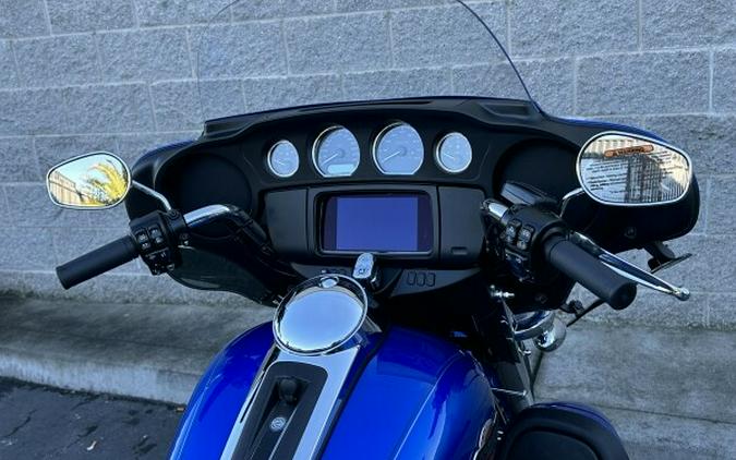 Harley-Davidson Tri Glide Ultra 2024 FLHTCUTG 84481154 BLUE BURST W/ PINSTRI