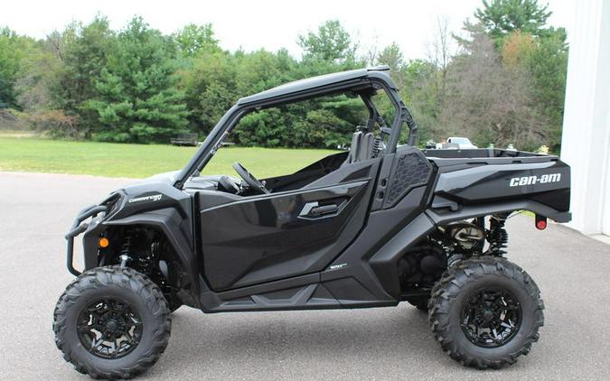 2024 Can-Am® Commander XT 700