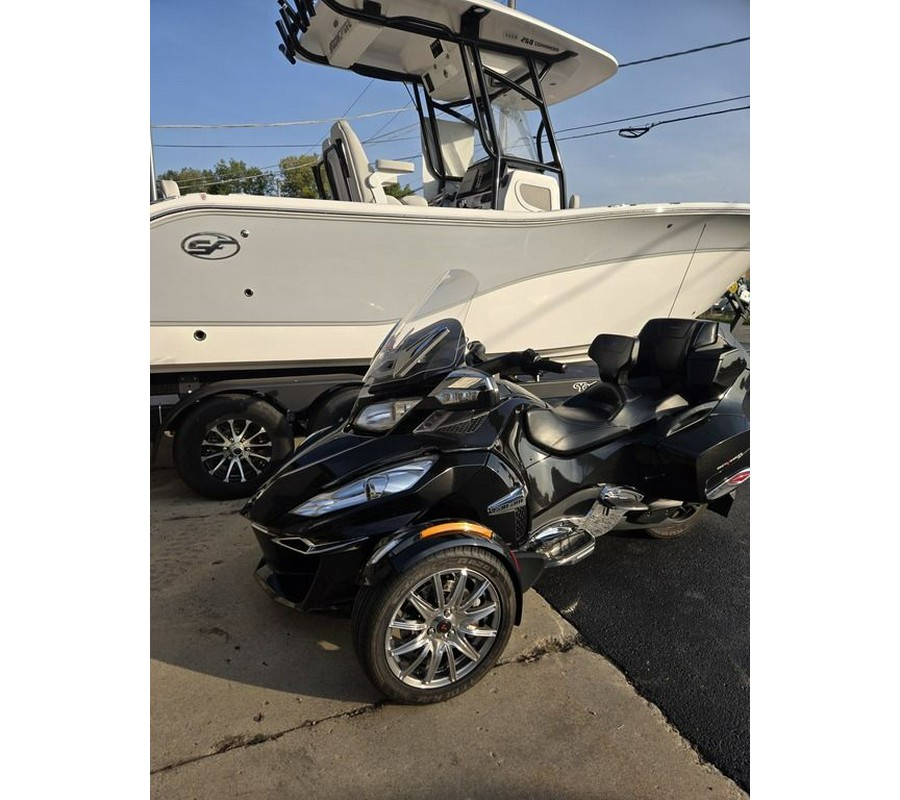 2015 Can-Am® Spyder® RT Limited 6 Speed semi-Automatic (SE6)