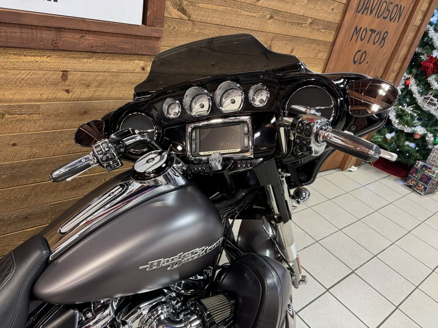 2017 Harley-Davidson® Street Glide® Special Charcoal Denim FLHXS