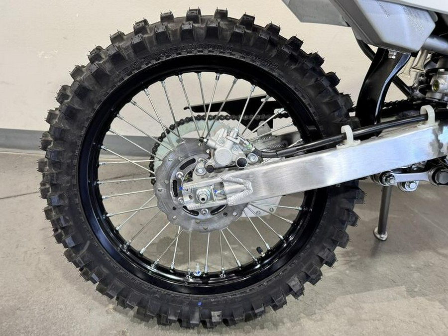 2026 Kawasaki KLX®140R F