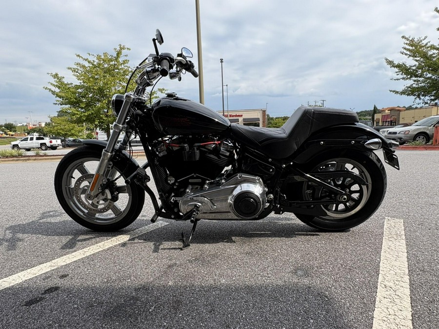 2024 Softail Standard Vivid Black