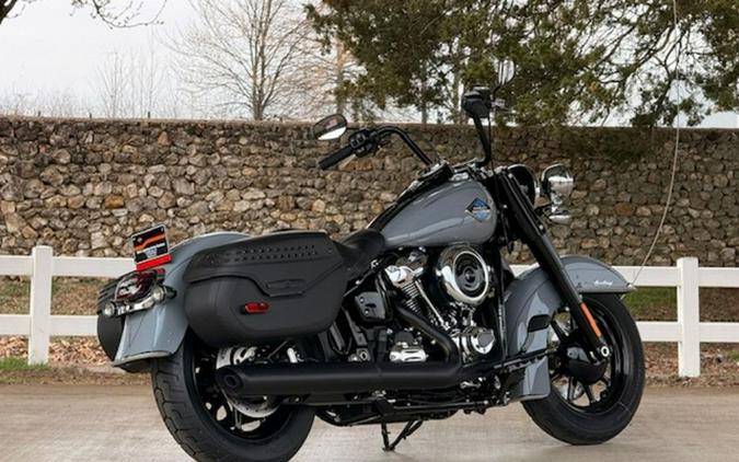 2026 Harley-Davidson Softail FLHC - Heritage Classic