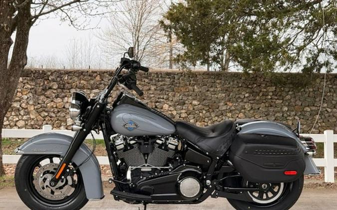2026 Harley-Davidson Softail FLHC - Heritage Classic