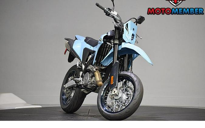 2025 Suzuki DR-Z4SM