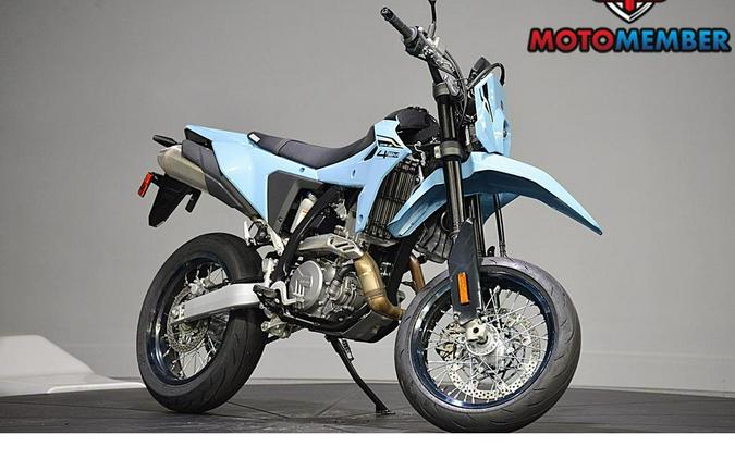 2025 Suzuki DR-Z4SM