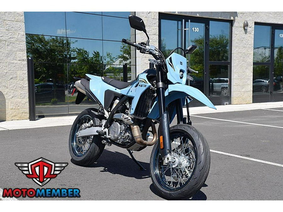 2025 Suzuki DR-Z4SM
