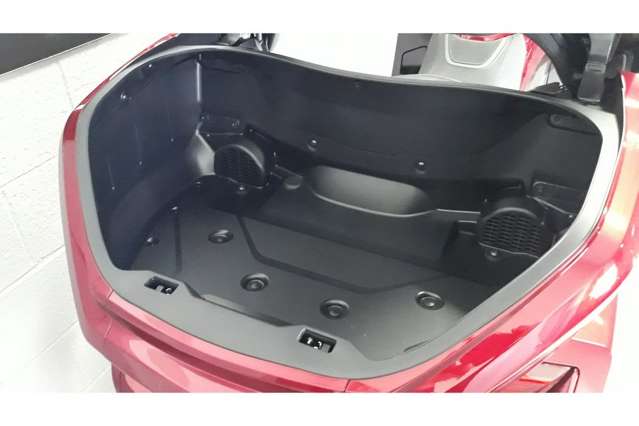 2026 GOLDWING TOUR DCT - Honda
