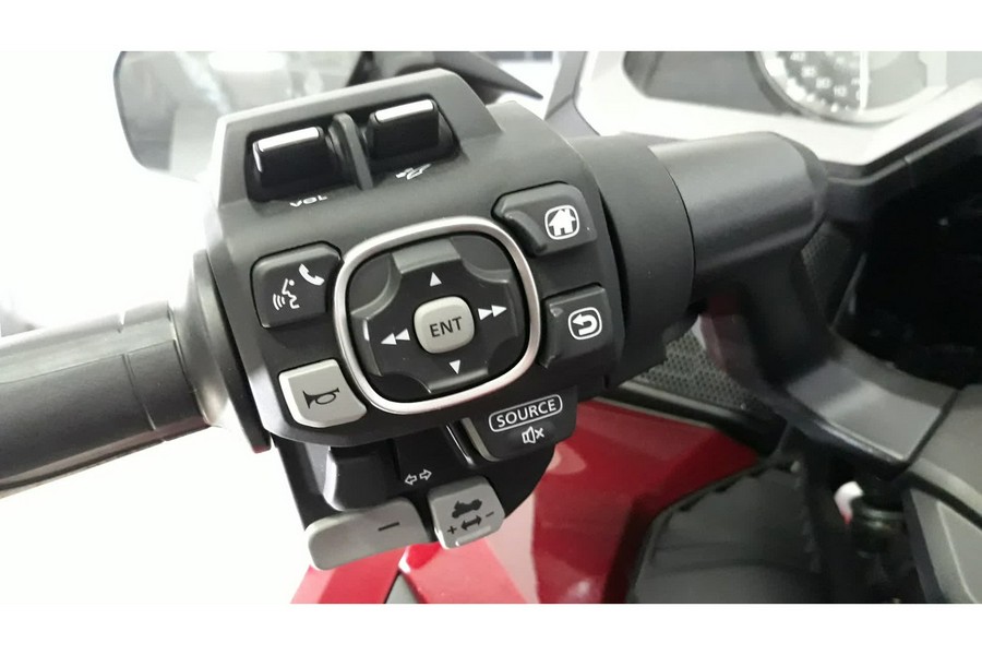 2026 GOLDWING TOUR DCT - Honda