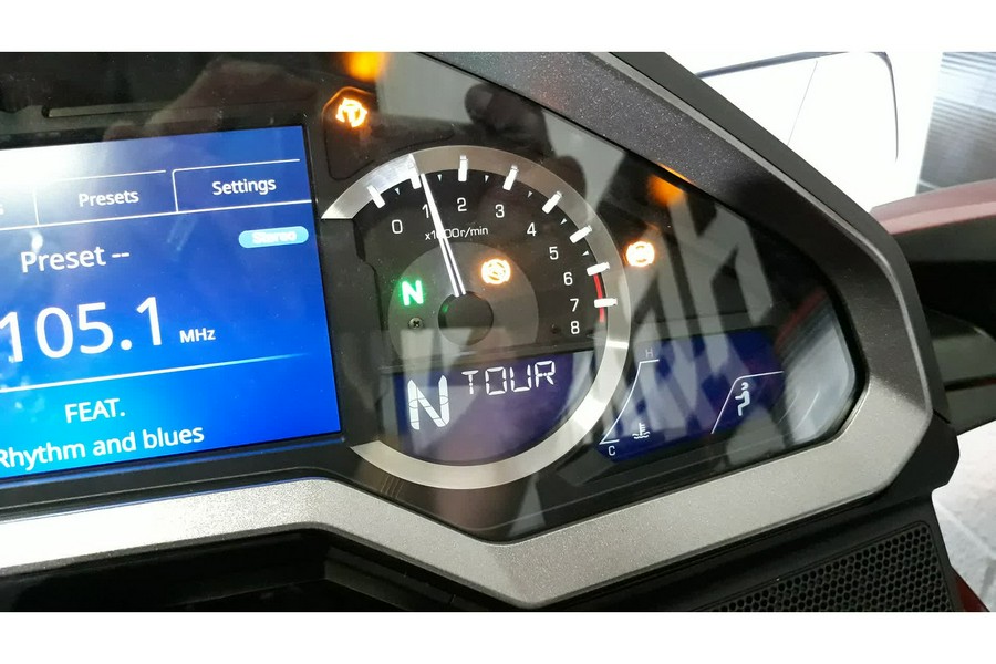 2026 GOLDWING TOUR DCT - Honda