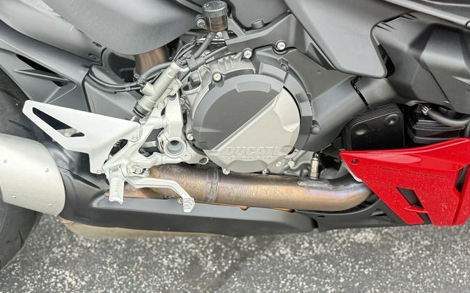 2024 Ducati Streetfighter V2 Ducati Red - 07840C