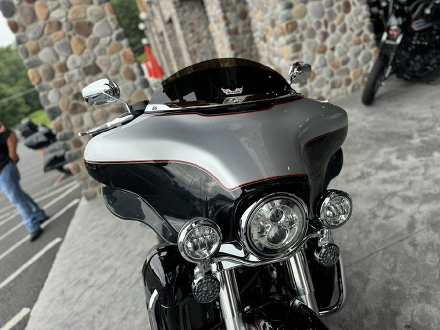 2010 Harley-Davidson FLHTCU - Ultra Classic Electra Glide