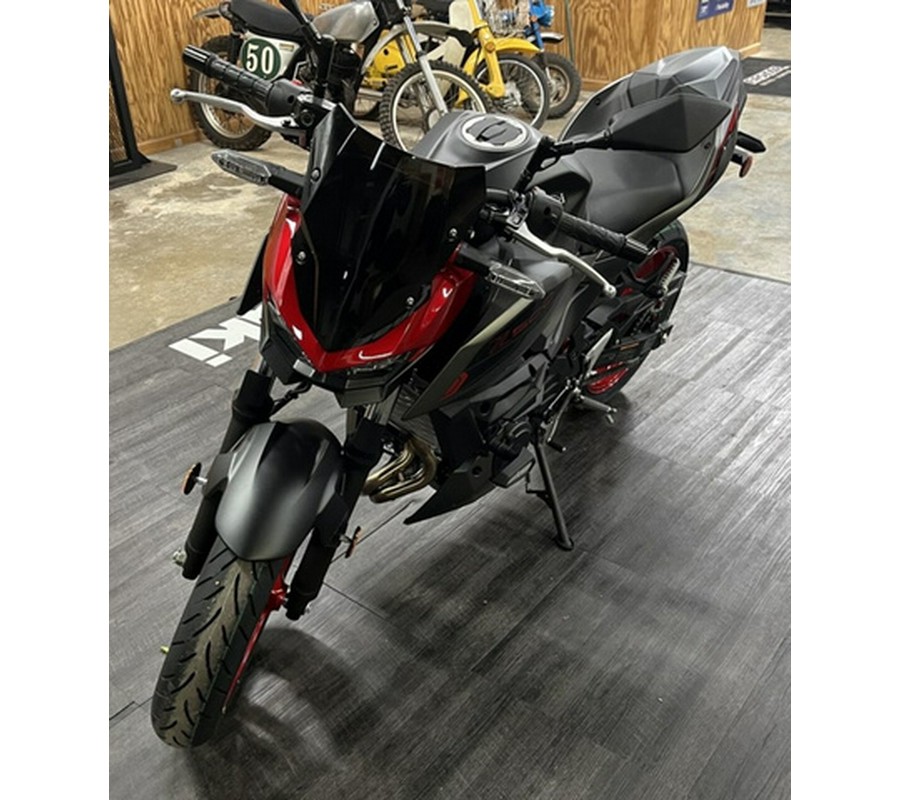 2025 Kawasaki Z500 SE ABS