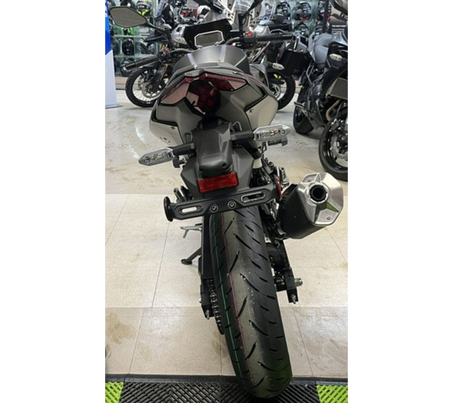 2025 Kawasaki Z500 SE ABS