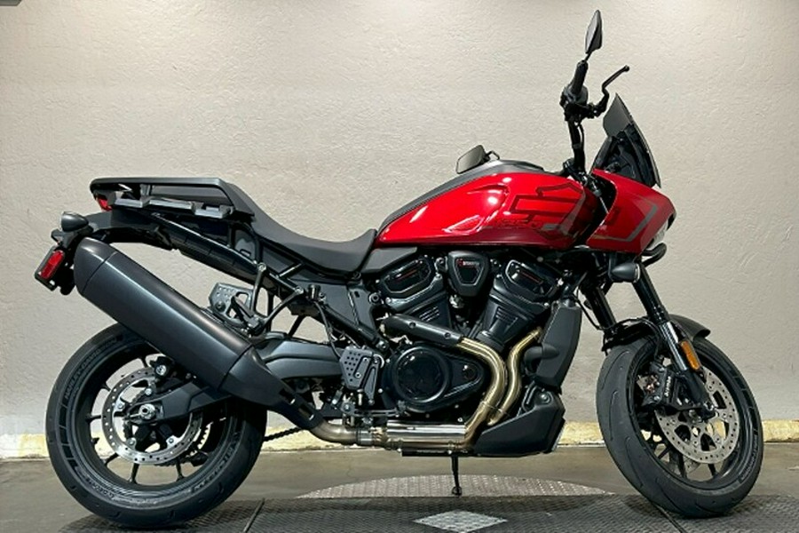Harley-Davidson® Pan America® 1250 ST 2025 RA1250ST 84638273 BRILLIANT RED