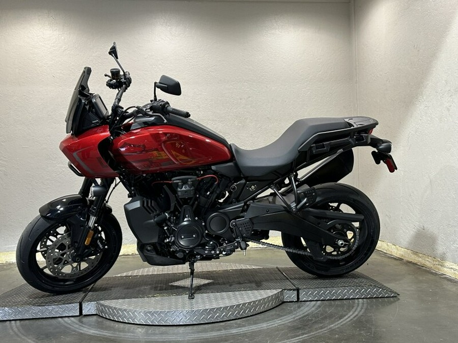 Harley-Davidson® Pan America® 1250 ST 2025 RA1250ST 84638273 BRILLIANT RED