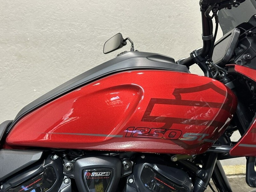 Harley-Davidson® Pan America® 1250 ST 2025 RA1250ST 84638273 BRILLIANT RED