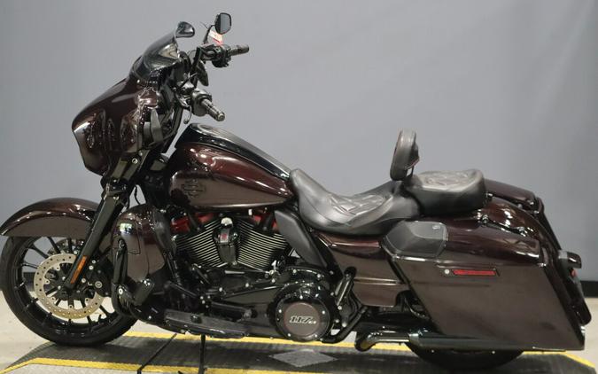 2019 Harley-Davidson CVO Street Glide Black Forest