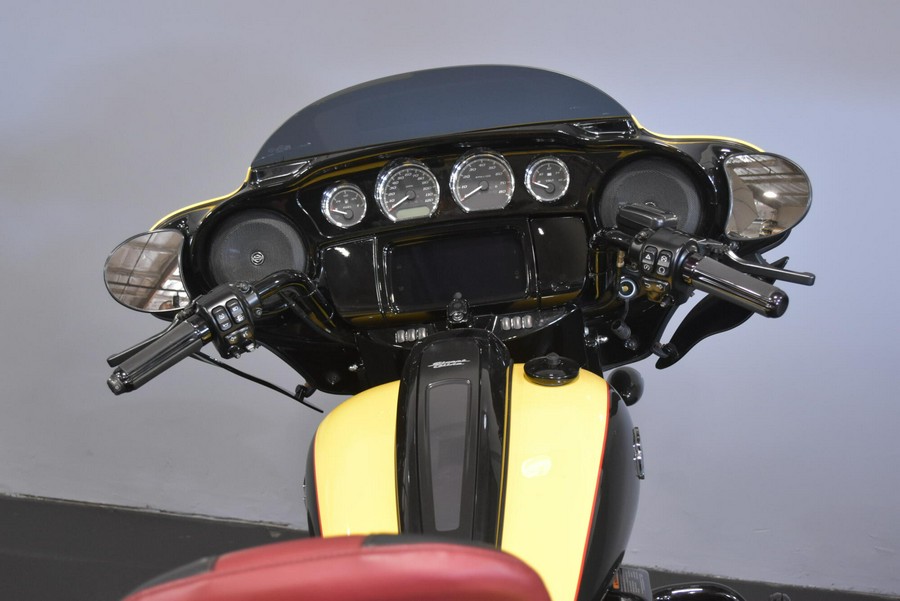 2023 Harley-Davidson Street Glide Special Industrial Yellow/Vivid Black - Black Finish