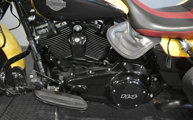 2023 Harley-Davidson Street Glide Special Industrial Yellow/Vivid Black - Black Finish