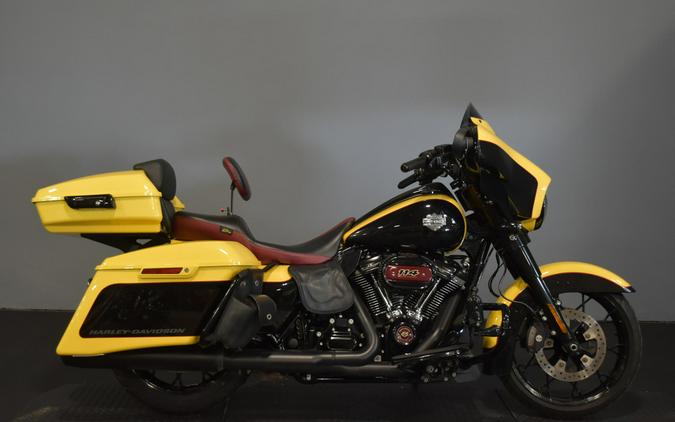 2023 Harley-Davidson Street Glide Special Industrial Yellow/Vivid Black - Black Finish