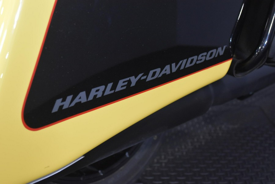 2023 Harley-Davidson Street Glide Special Industrial Yellow/Vivid Black - Black Finish