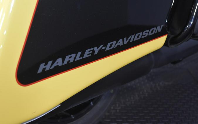2023 Harley-Davidson Street Glide Special Industrial Yellow/Vivid Black - Black Finish