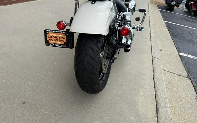 2014 Harley-Davidson® Wide Glide® Two-Tone Morocco Gold Pearl with Flames