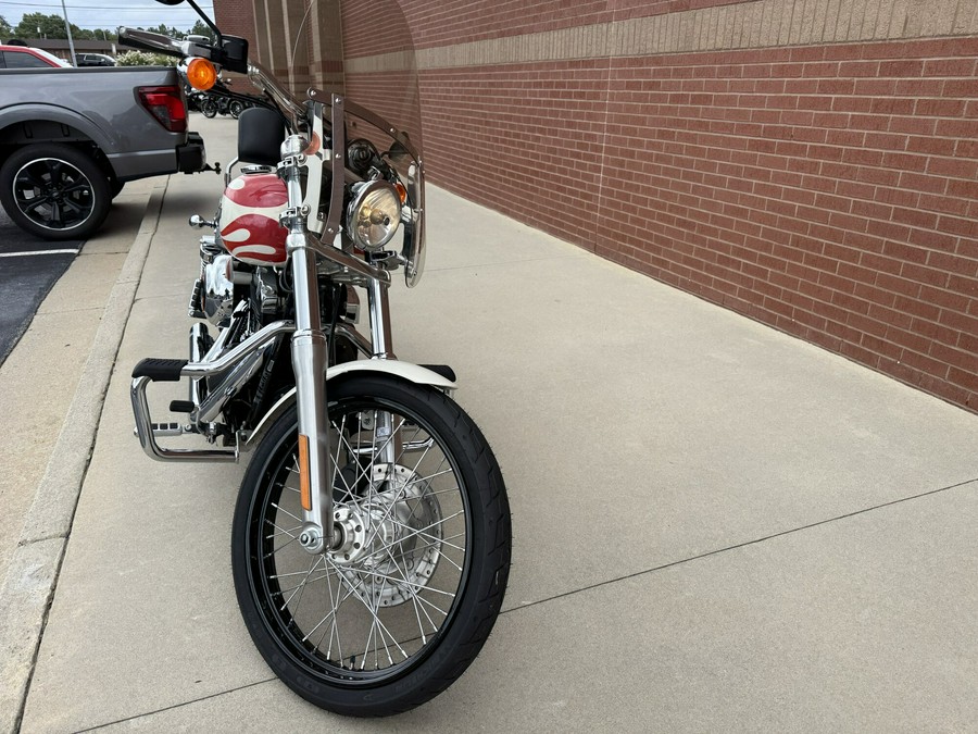 2014 Harley-Davidson® Wide Glide® Two-Tone Morocco Gold Pearl with Flames