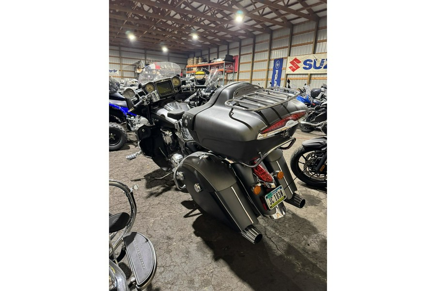 2019 Indian Motorcycle ROADMASTER - THUNDER BLACK Base