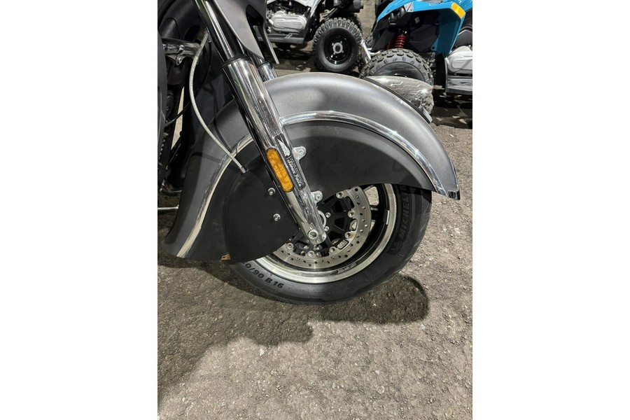 2019 Indian Motorcycle ROADMASTER - THUNDER BLACK Base