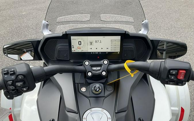 2026 Can-Am Spyder F3 Limited Platine