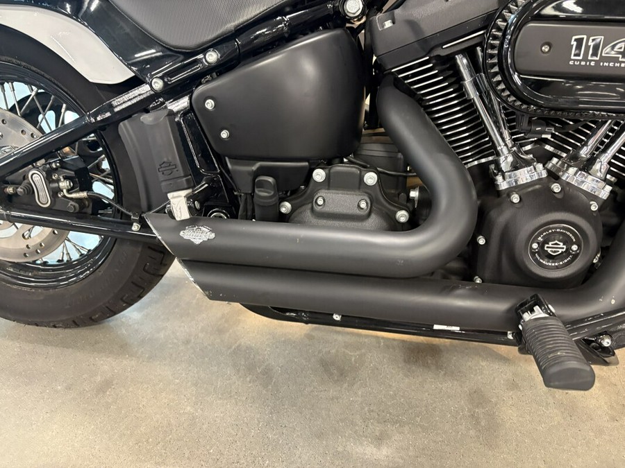 2021 Harley-Davidson® Street Bob® 114 Stone Washed White Pearl