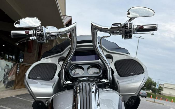 2019 CVO Road Glide Lightning Silver & Charred Steel with Black Hole