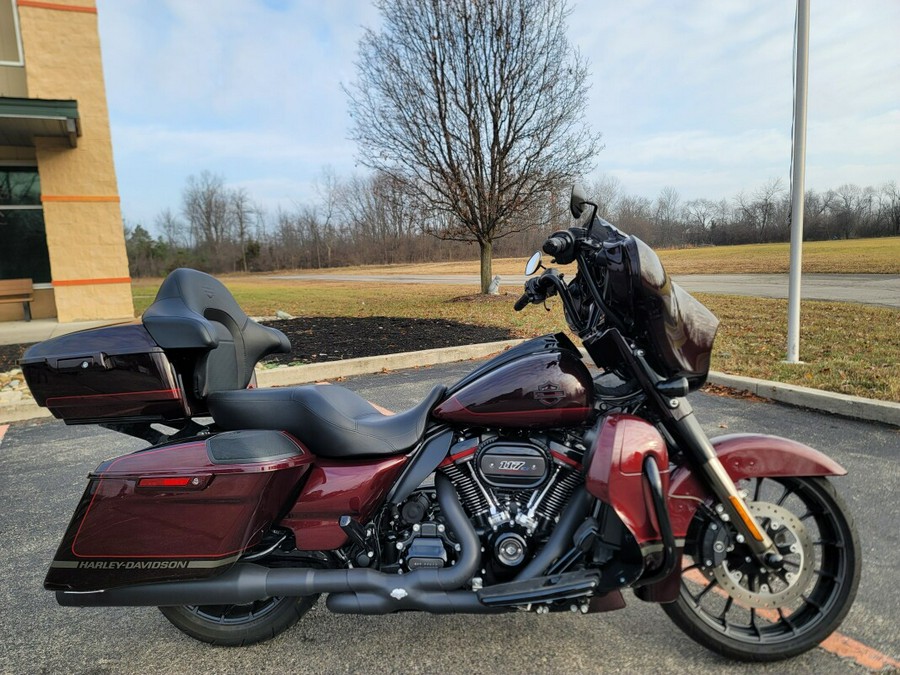 2019 Harley-Davidson CVO Street Glide Black Forest & Wineberry