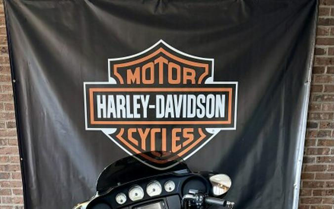 2018 Harley-Davidson Street Glide Vivid Black