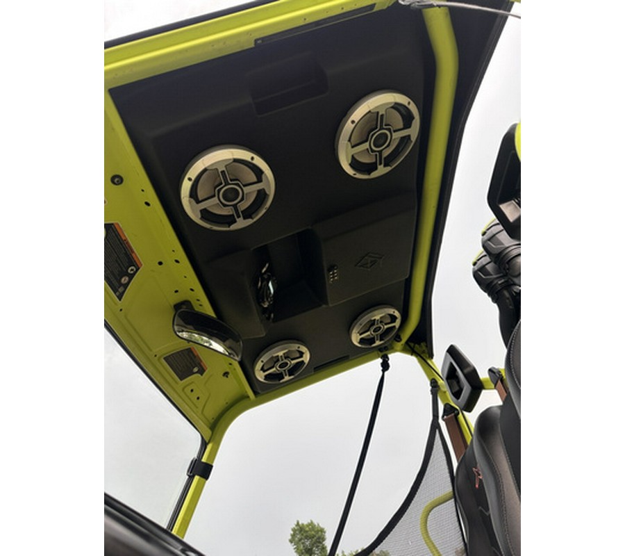 2020 Can-Am Defender X mr HD10