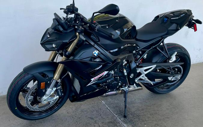 2026 BMW S 1000 R
