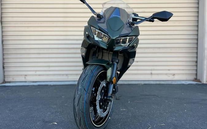 2024 Kawasaki Ninja® 650 Metallic Covert Green/Metallic Spark Black