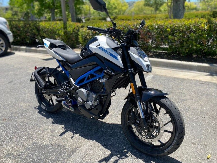 2024 CFMoto 300NK