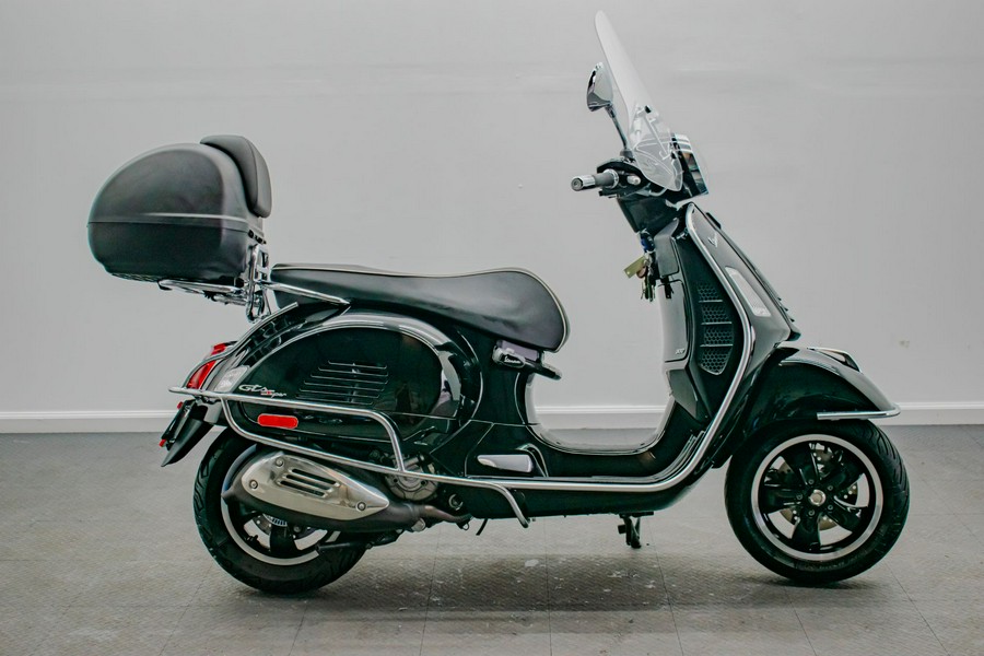 2022 Vespa GTS Super 300