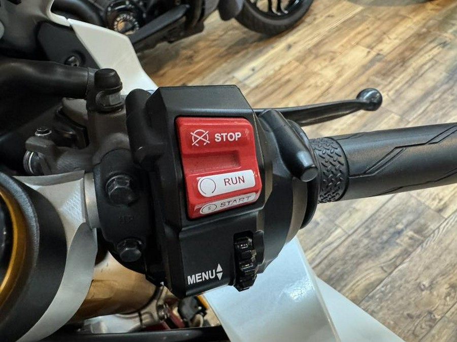 2022 Yamaha YZF-R1 World GP 60th Anniversary Edition