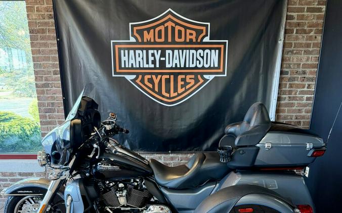 2021 Harley-Davidson Tri Glide Ultra Gauntlet Gray Metallic/Vivid Black