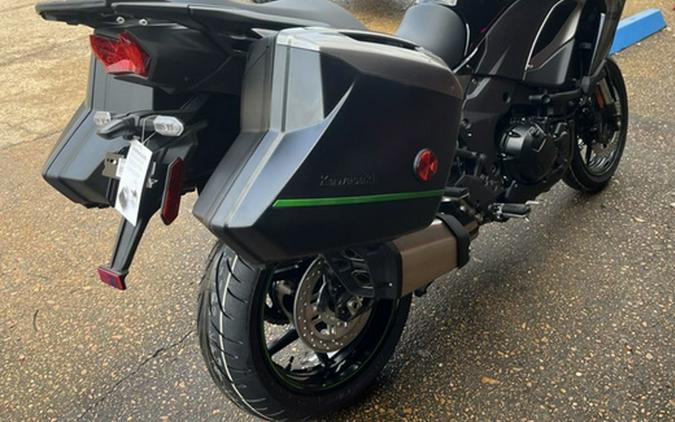 2025 Kawasaki Versys 1100 SE LT ABS