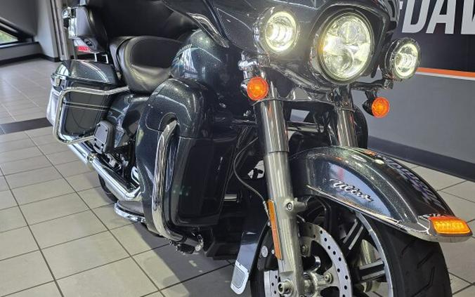 2015 Harley-Davidson Electra Glide Ultra Classic Black Magic