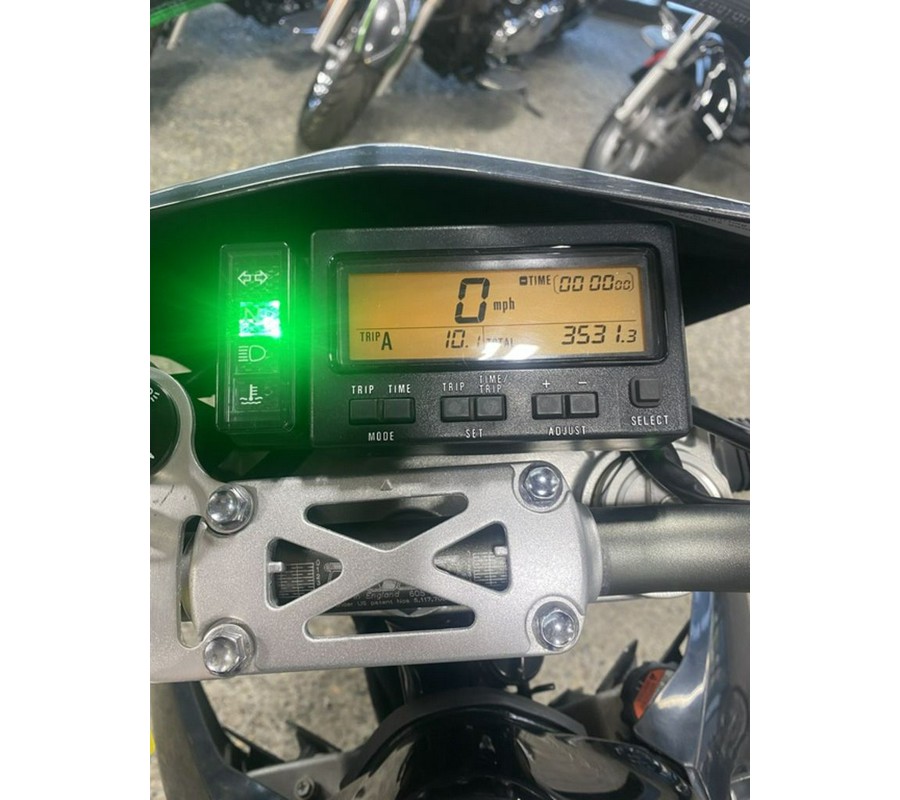 2018 Suzuki DR-Z 400SM Base