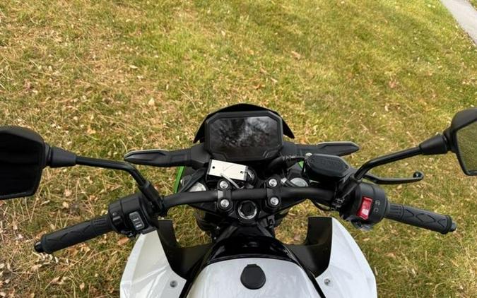 2024 Kawasaki Z e-1 ABS
